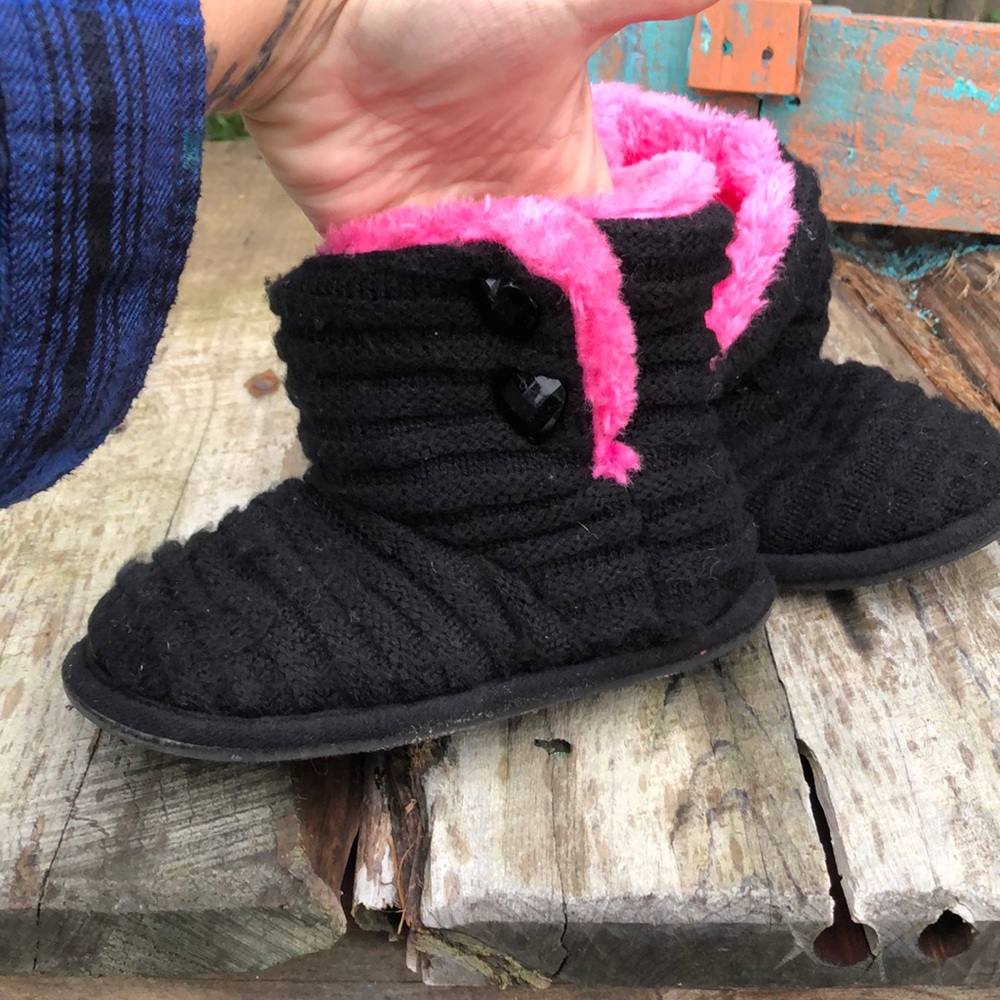Black Fur Lined Knit Booties Girls size 10